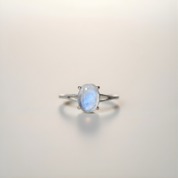 Luna glow moonstone ring