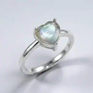 Mystic Heart Labradorite Ring